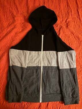 Blank striped hoodie - no tags